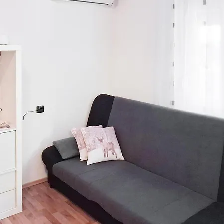 Cozy In With House A Panoramic View *